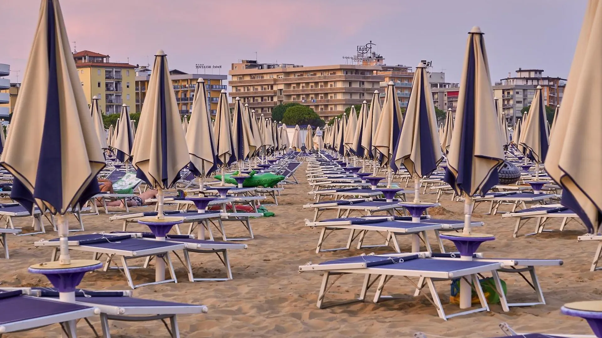 Relax In A Gorgeous 3 Bedroom Apartment With Pool Bibione 0*,  Itália